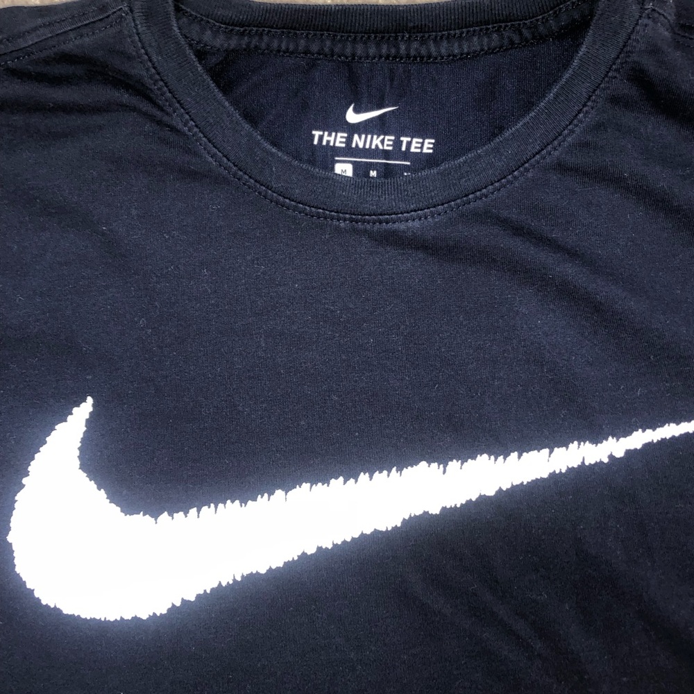 Nike Tee Navy men’s medium shirt